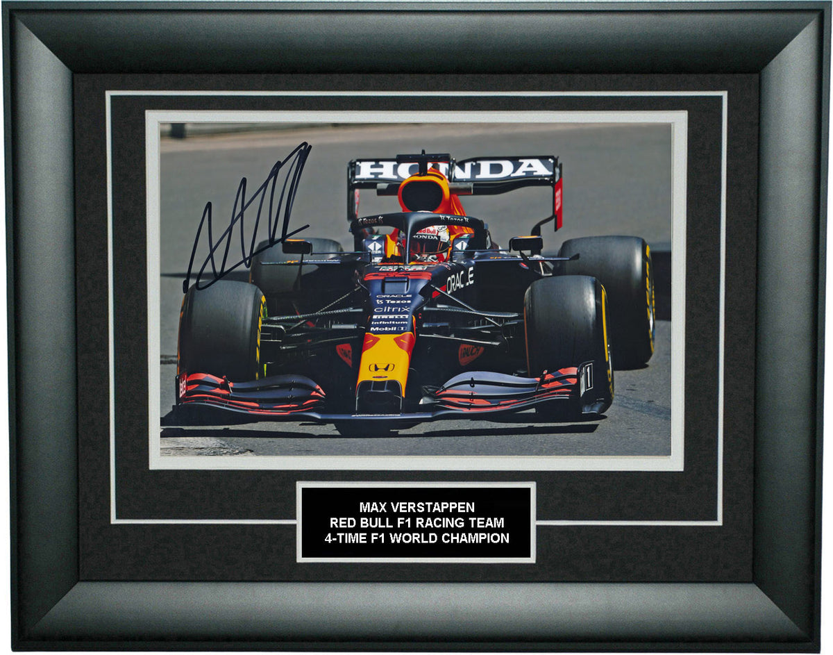 F1 RedBull マックス・フェルスタッペン直筆サイン入フォト　額装品 Max Verstappen Signed 8X12 inches Red Bull Racing F1 Team Photo